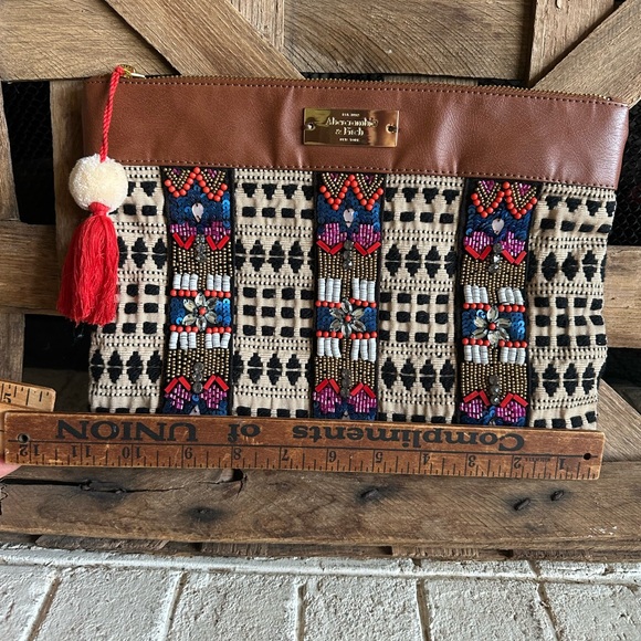 Beaded Abercrombie Clutch (49) - Picture 6 of 6